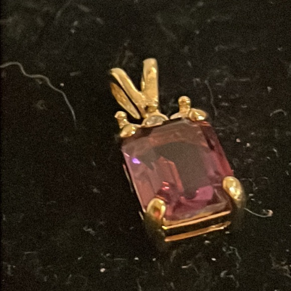 0.75” gold tone pendant with prong set amethyst color gem & 3 bezel set crystals - Picture 4 of 14